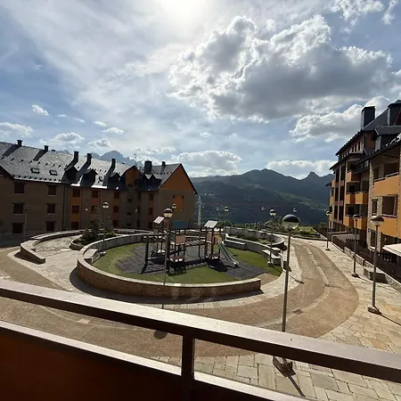 Cozy With Mountain Views